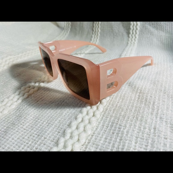 NEW $365!! BURBERRY OVERSIZE SQUARE  PINK TRANSPARENT SUNGLASSES B 4312 3874 - Picture 2 of 8